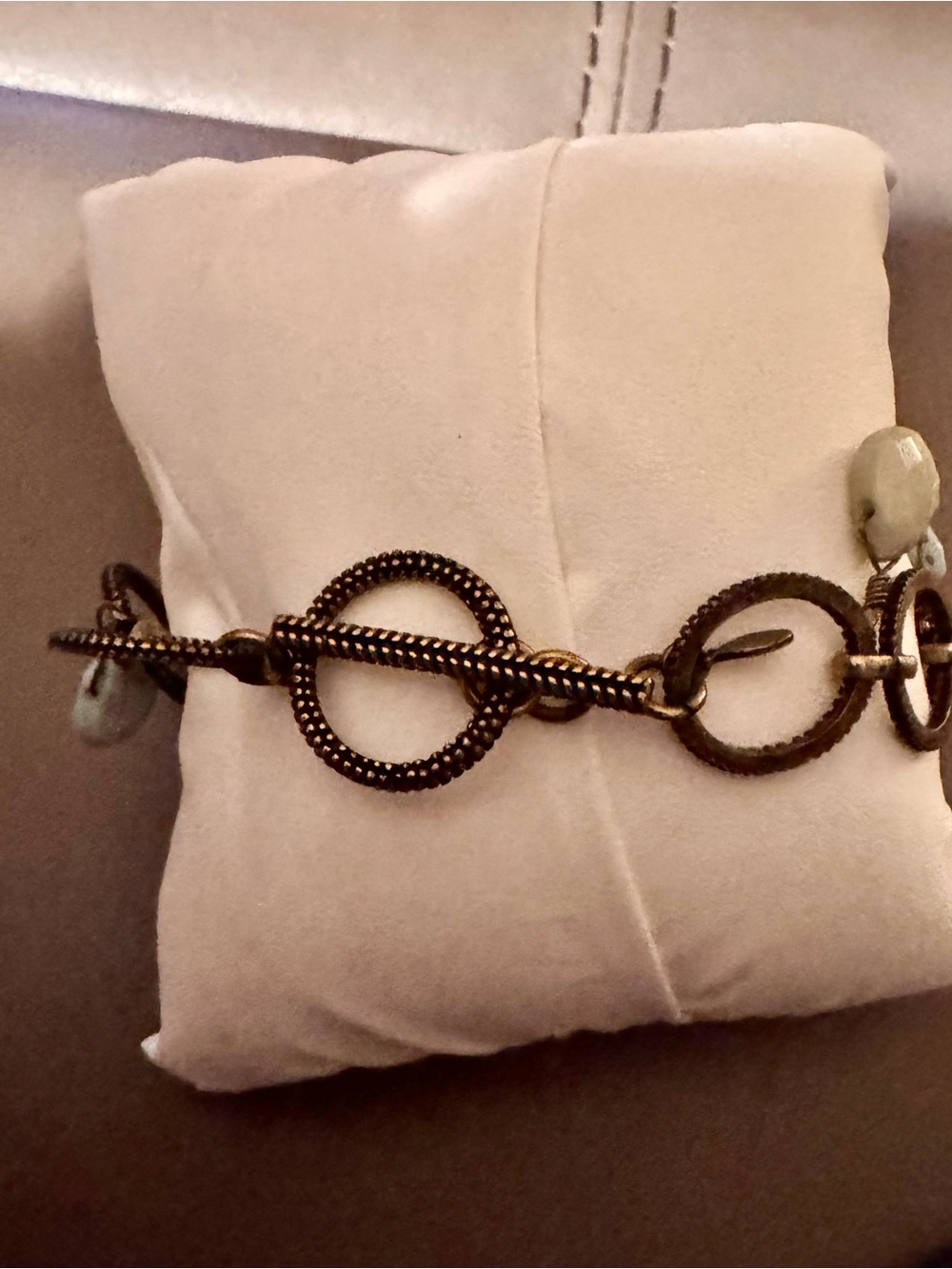 Gold Link Bracelet with Blue and Pale Yellow Teardrop Charms. Vintage Premiere - Picture 5 of 5